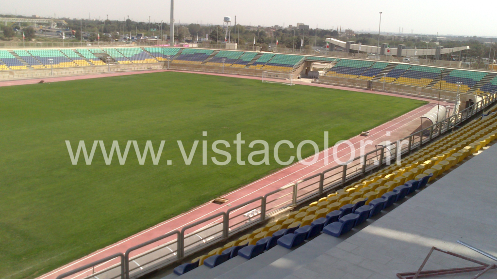 اجرای عایق پلیمری در استادیوم شهید کاظمی